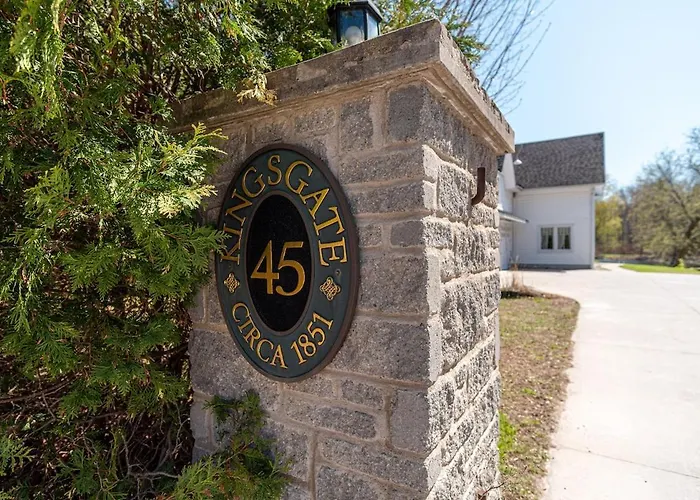 Historic 1853 Kingsgate Lakehouse